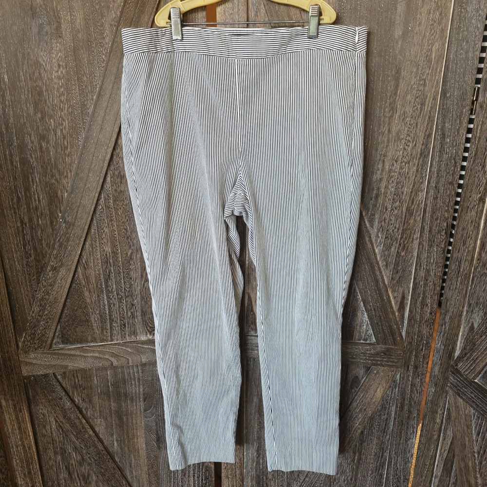 Talbots Pants Women's 12P White & Navy Blue Stripe Chatham Ankle Seersucker
